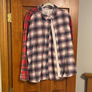 American Eagle women’s Flannel Plaid Shirt. Size XL. Corduroy button placket
